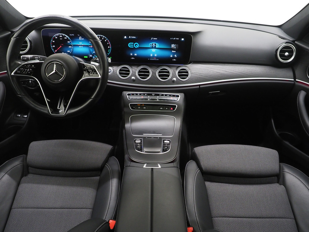 Mercedes-Benz E-Klasse Estate 300 e AMG Line 4