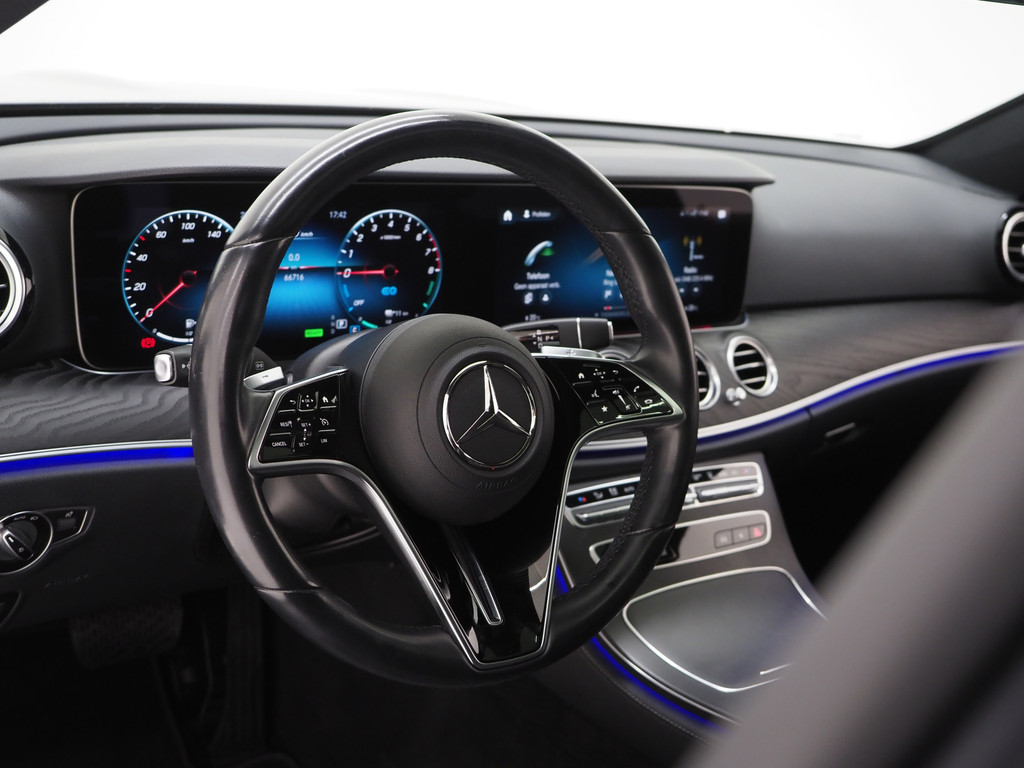 Mercedes-Benz E-Klasse Estate 300 e AMG Line 58