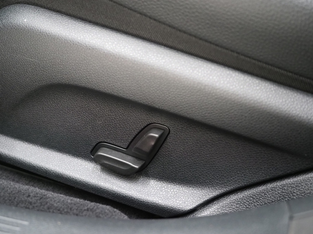 Mercedes-Benz E-Klasse Estate 300 e AMG Line 61