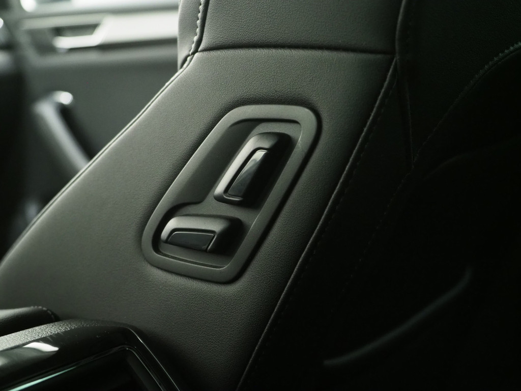 Škoda Superb Combi 1.4 TSI iV 218PK Style 35