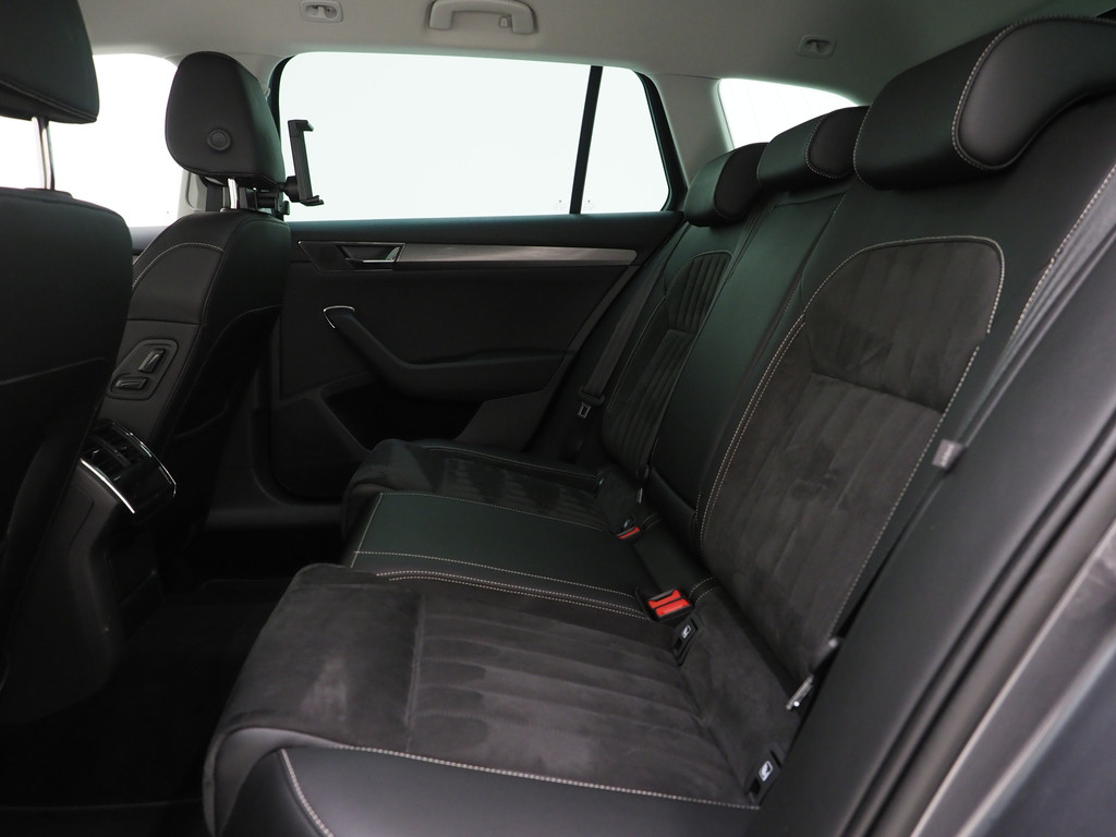 Škoda Superb Combi 1.4 TSI iV 218PK Style 37