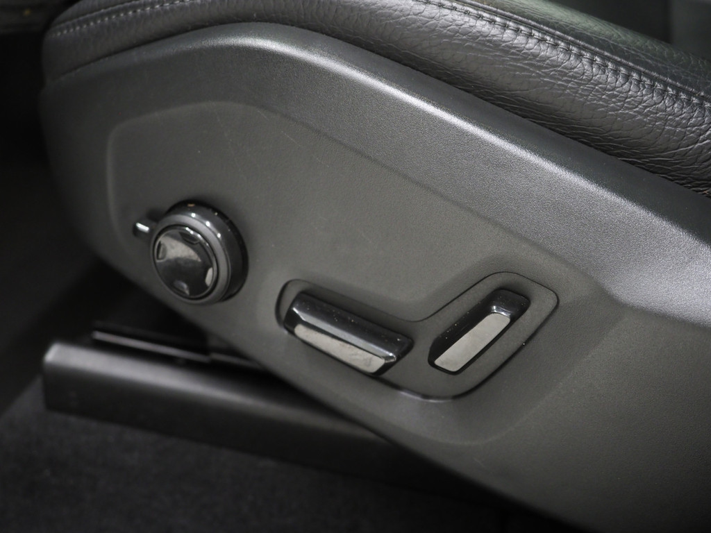 Volvo XC60 2.0 T8 Twin Engine AWD Inscription 19