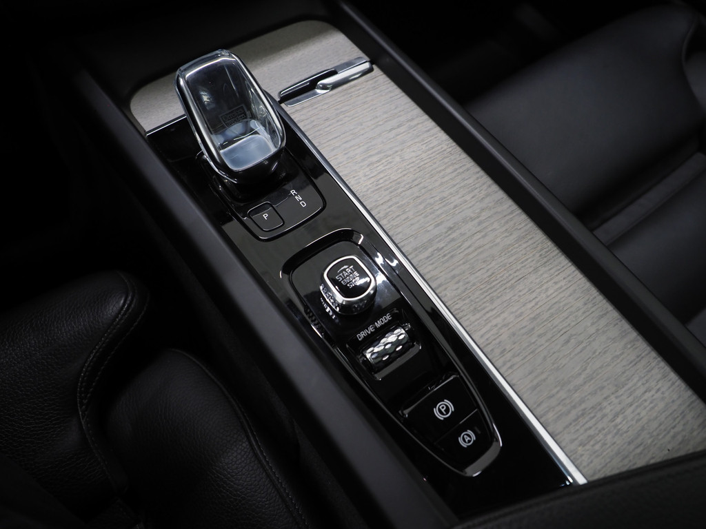 Volvo XC60 2.0 T8 Twin Engine AWD Inscription 34