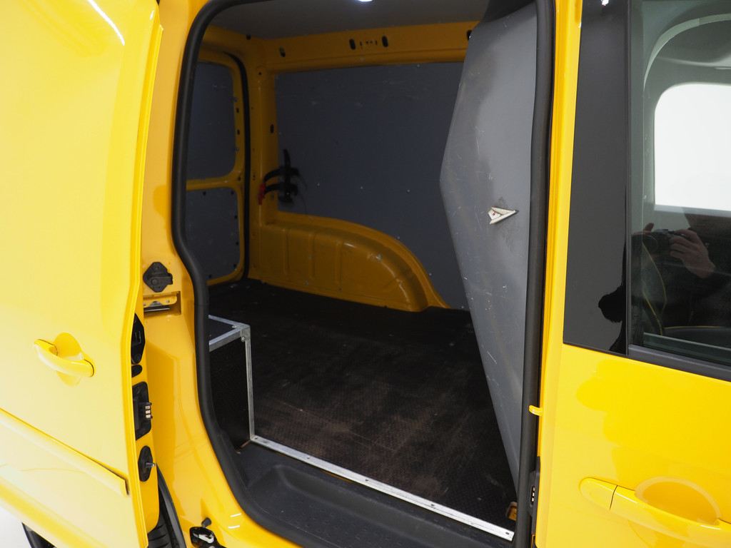 Volkswagen Caddy 2.0 TDI R-Line 26