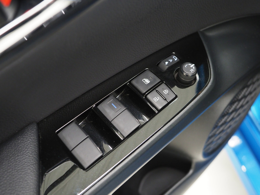 Toyota Prius 1.8 VVT-I Hybrid Lounge 17