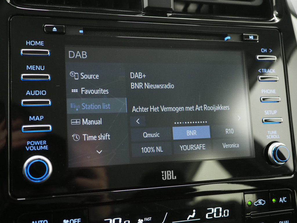 Toyota Prius 1.8 VVT-I Hybrid Lounge 26