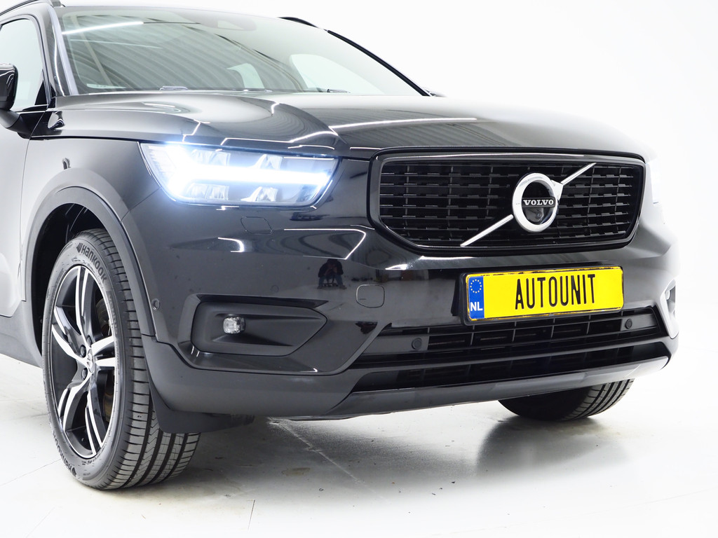 Volvo XC40 1.5 T5 Recharge R-Design Full Black 11