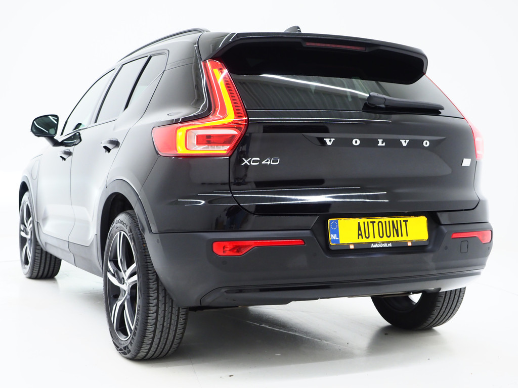 Volvo XC40 1.5 T5 Recharge R-Design Full Black 2