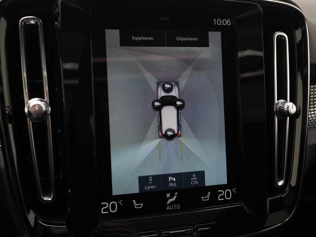 Volvo XC40 1.5 T5 Recharge R-Design Full Black 34