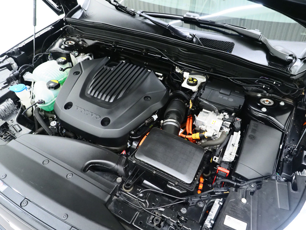 Volvo XC40 1.5 T5 Recharge R-Design Full Black 50