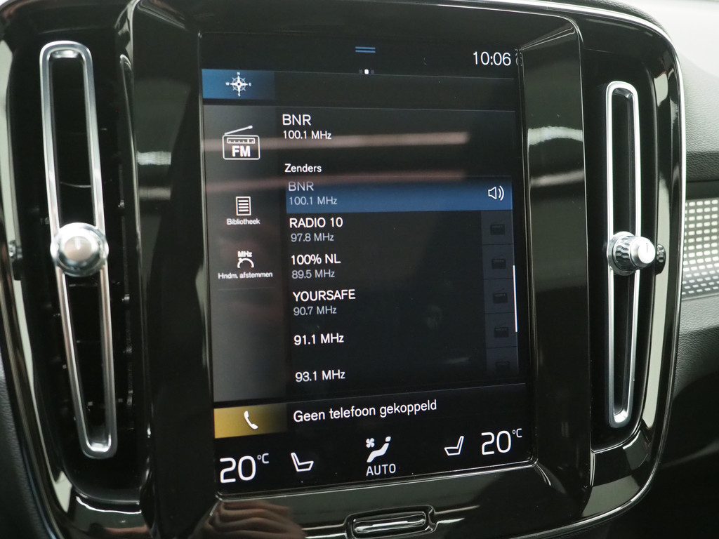 Volvo XC40 1.5 T5 Recharge R-Design Full Black 73