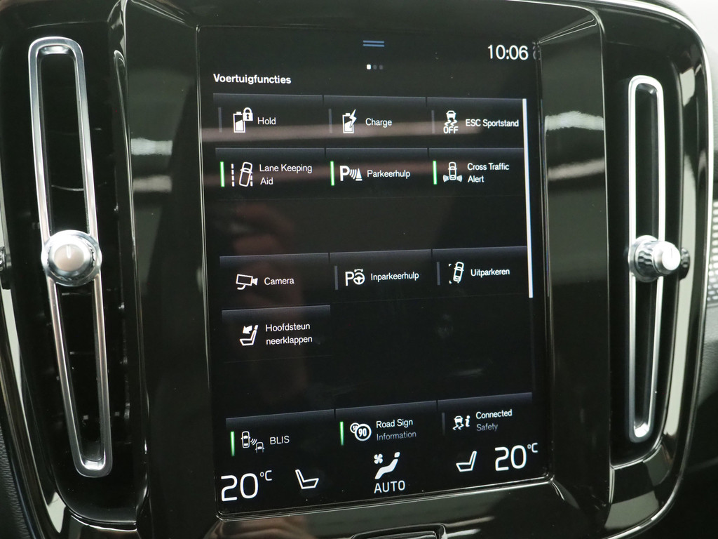 Volvo XC40 1.5 T5 Recharge R-Design Full Black 76