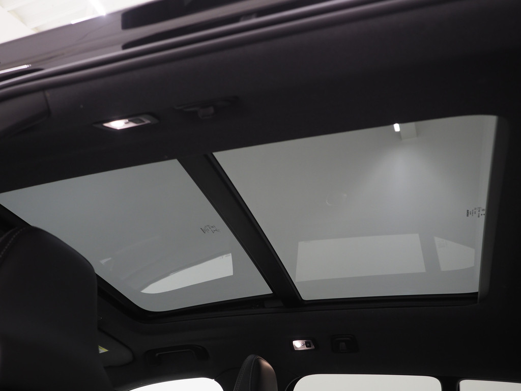 Volvo XC40 1.5 T5 Recharge R-Design Full Black 85