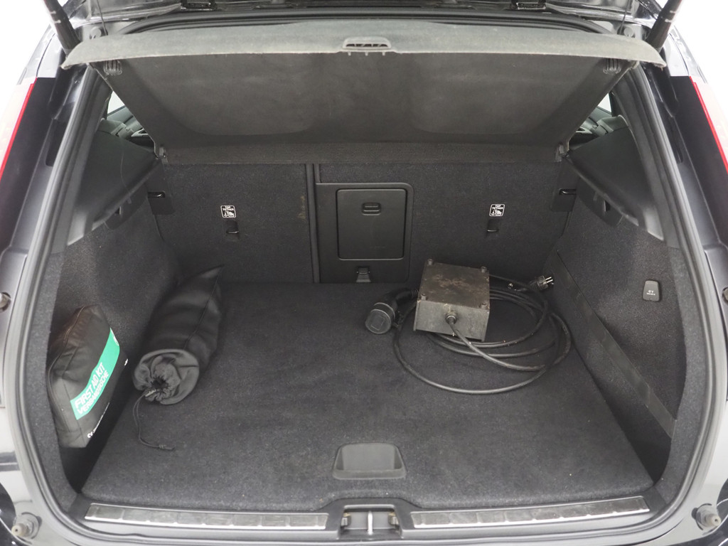 Volvo XC40 1.5 T5 Recharge R-Design Full Black 86