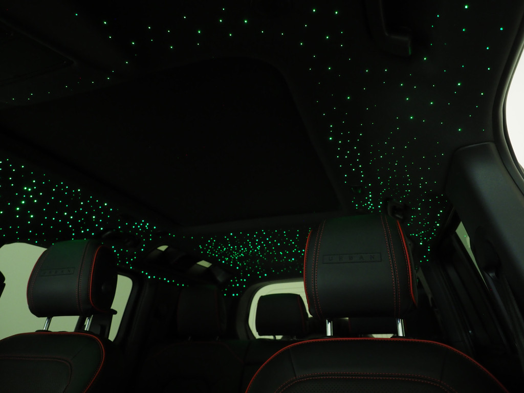 Land Rover Defender 110 2.0 P400e 110 X-Dynamic Urban 101