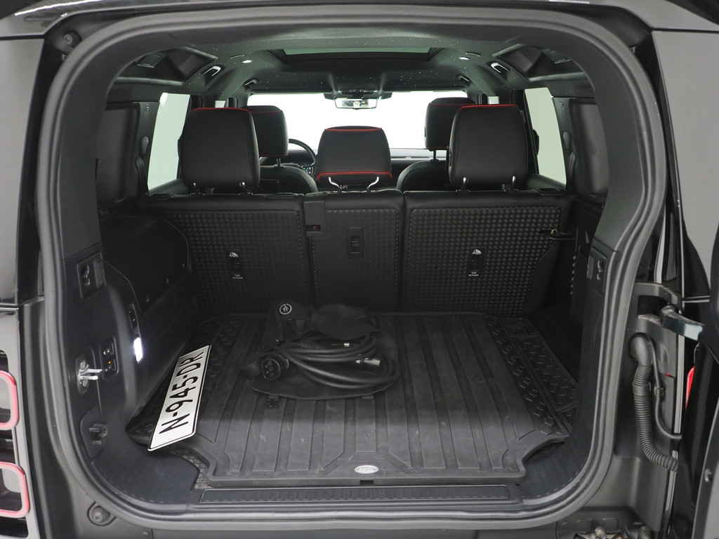 Land Rover Defender 110 2.0 P400e 110 X-Dynamic Urban 102