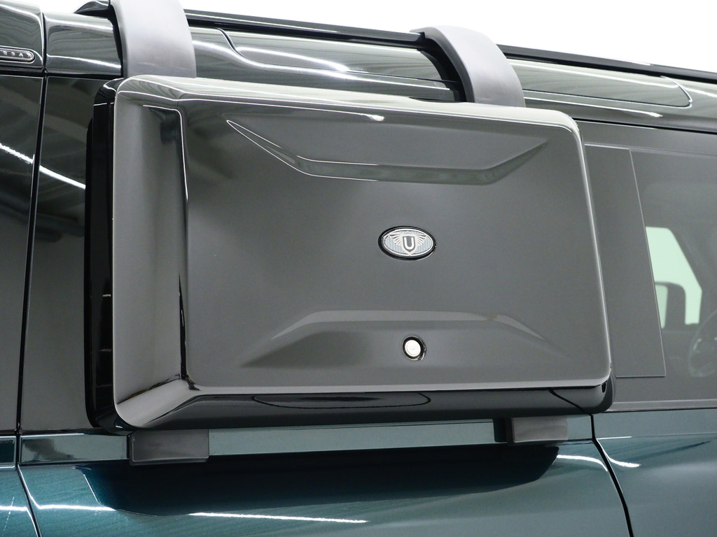 Land Rover Defender 110 2.0 P400e 110 X-Dynamic Urban 16