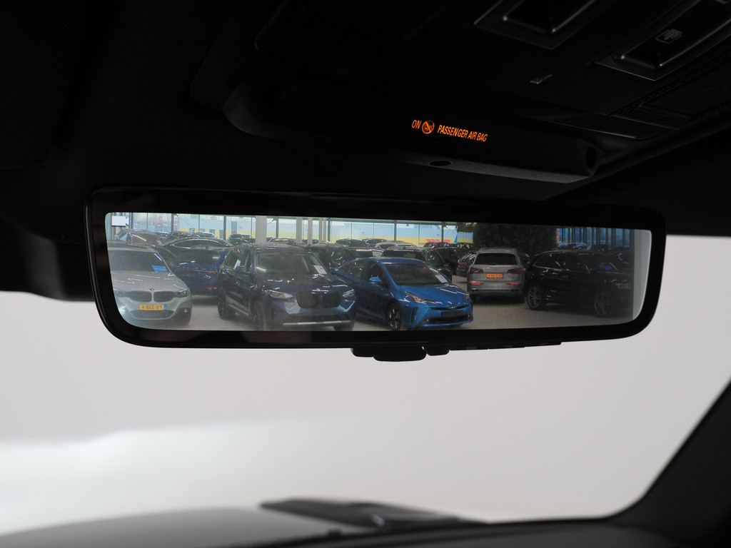 Land Rover Defender 110 2.0 P400e 110 X-Dynamic Urban 33