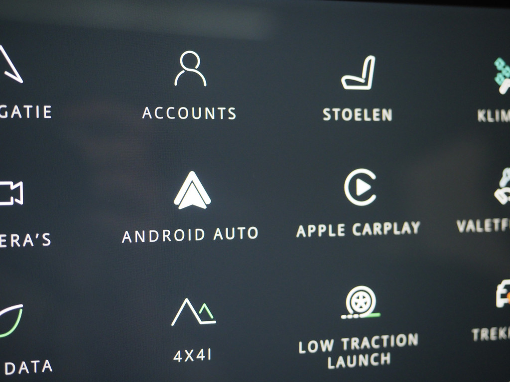 Land Rover Defender 110 2.0 P400e 110 X-Dynamic Urban 38