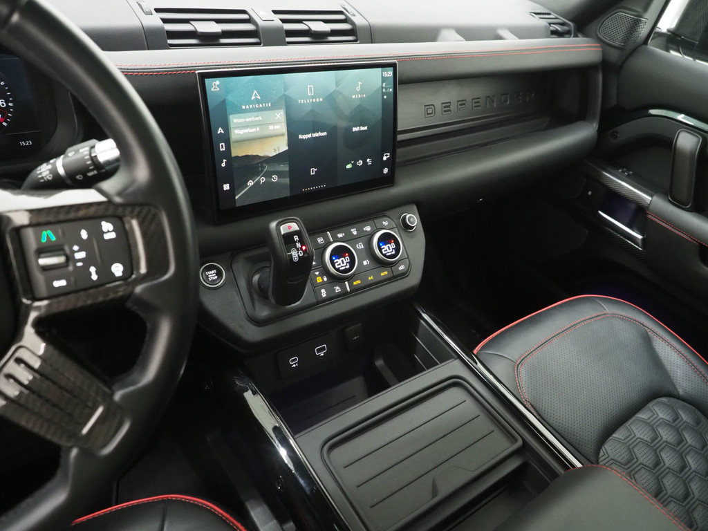 Land Rover Defender 110 2.0 P400e 110 X-Dynamic Urban 42