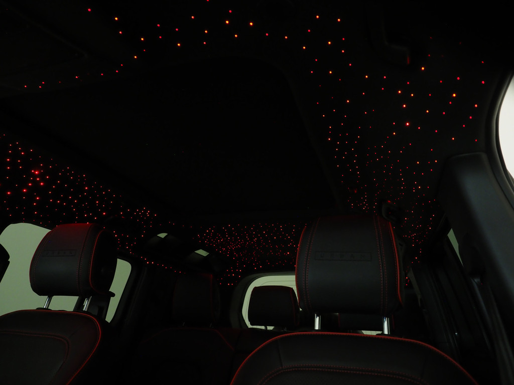 Land Rover Defender 110 2.0 P400e 110 X-Dynamic Urban 46