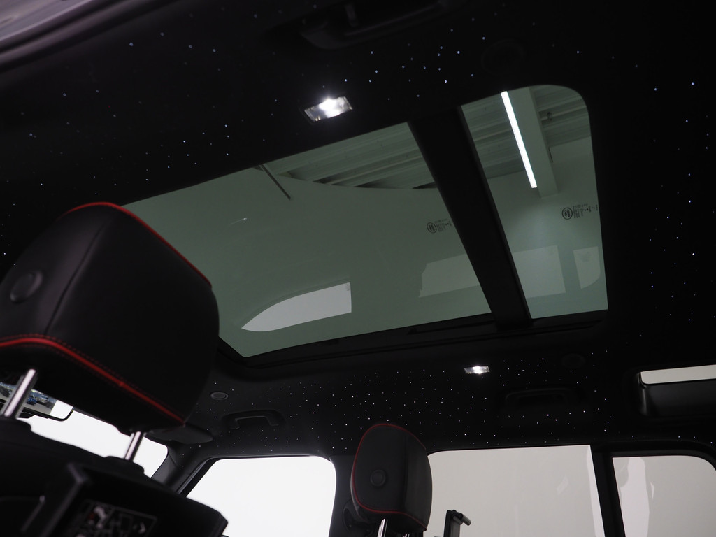 Land Rover Defender 110 2.0 P400e 110 X-Dynamic Urban 48