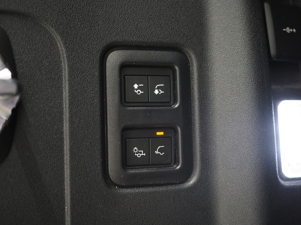 Land Rover Defender 110 2.0 P400e 110 X-Dynamic Urban 51