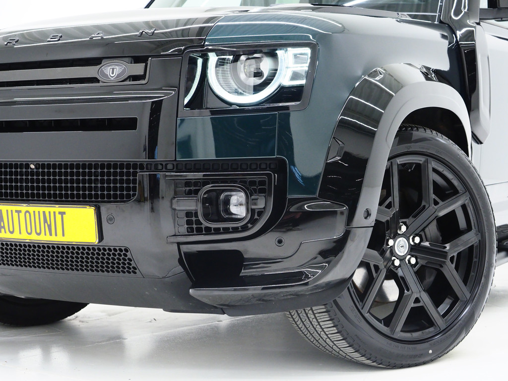 Land Rover Defender 110 2.0 P400e 110 X-Dynamic Urban 6