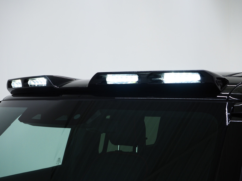 Land Rover Defender 110 2.0 P400e 110 X-Dynamic Urban 70