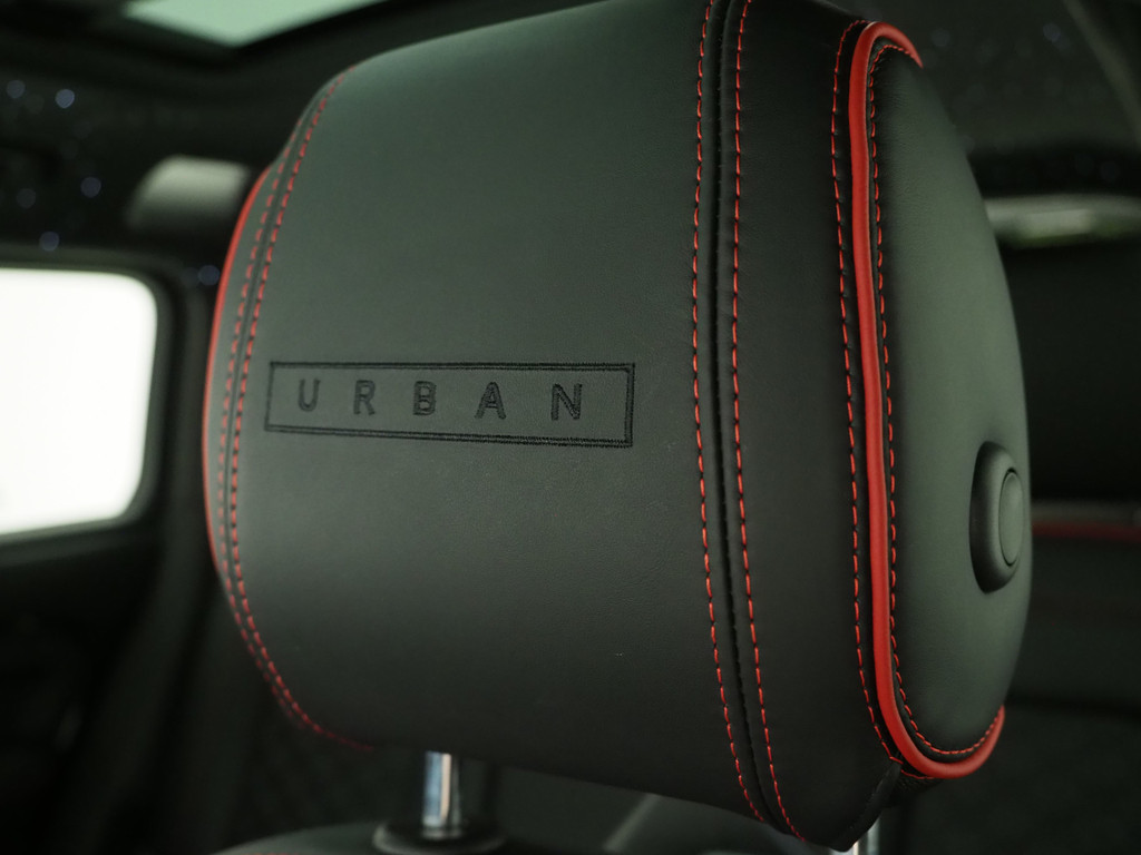 Land Rover Defender 110 2.0 P400e 110 X-Dynamic Urban 75