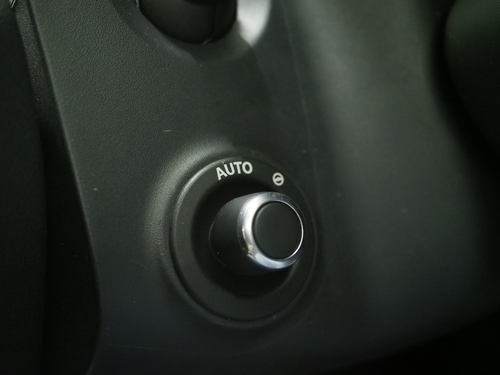 Land Rover Defender 110 2.0 P400e 110 X-Dynamic Urban 84