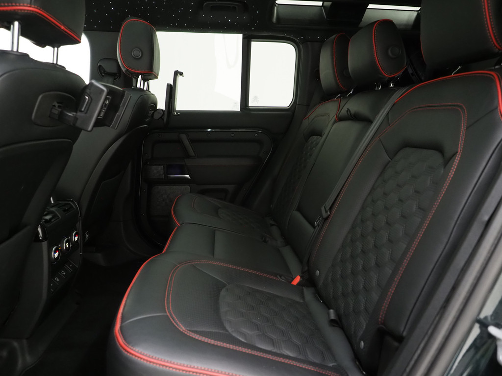 Land Rover Defender 110 2.0 P400e 110 X-Dynamic Urban 97