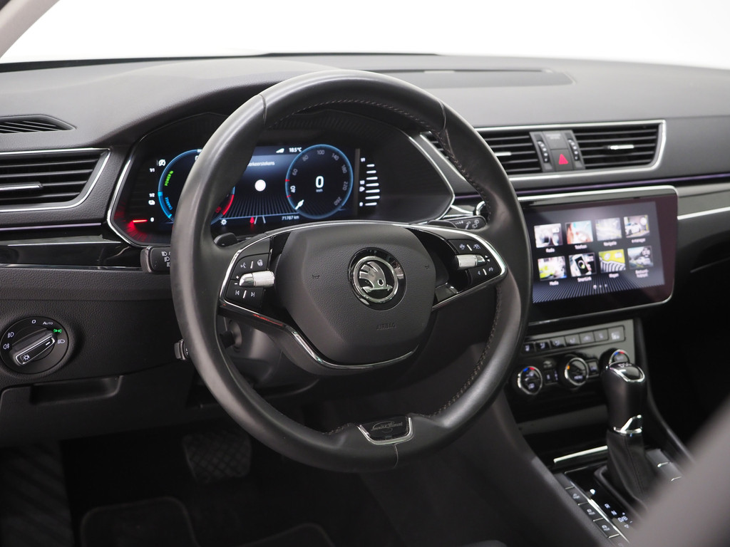 Škoda Superb Combi 1.4 TSI iV Laurin & Klement 17
