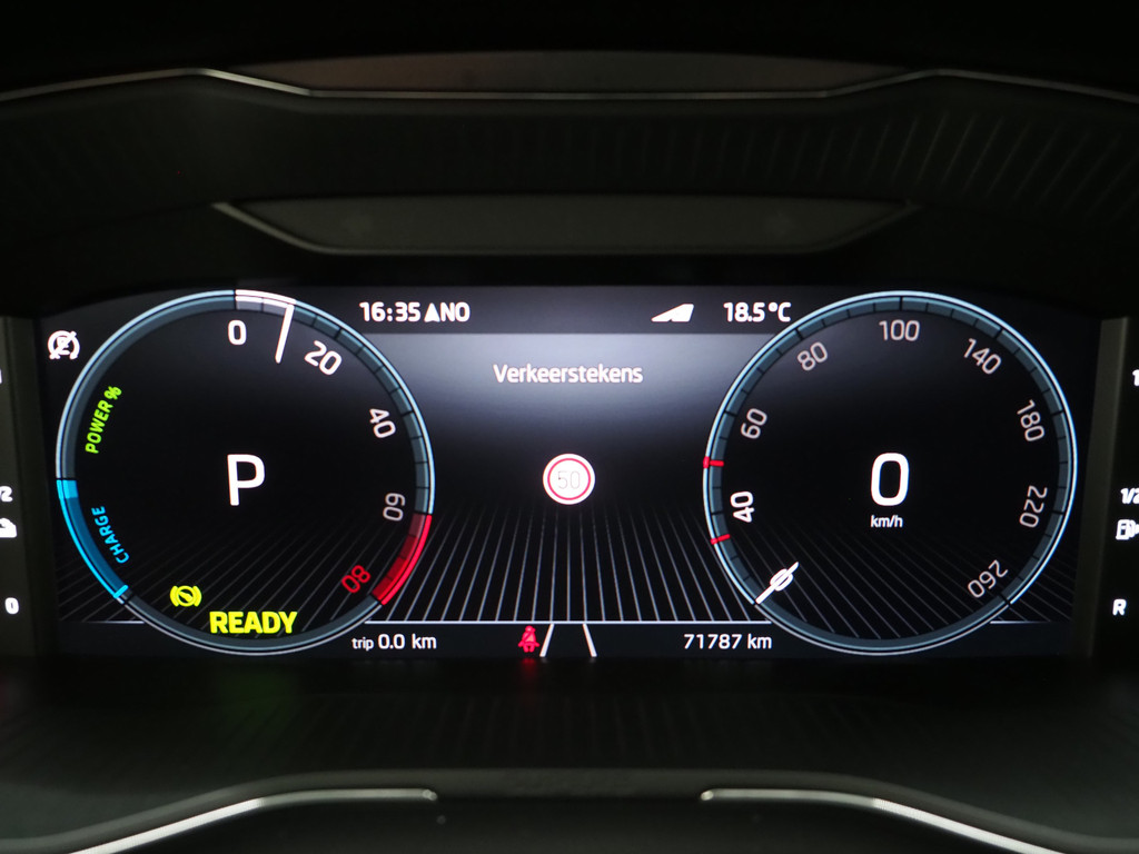 Škoda Superb Combi 1.4 TSI iV Laurin & Klement 27