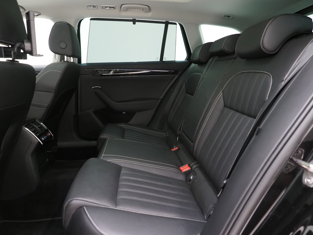 Škoda Superb Combi 1.4 TSI iV Laurin & Klement 40