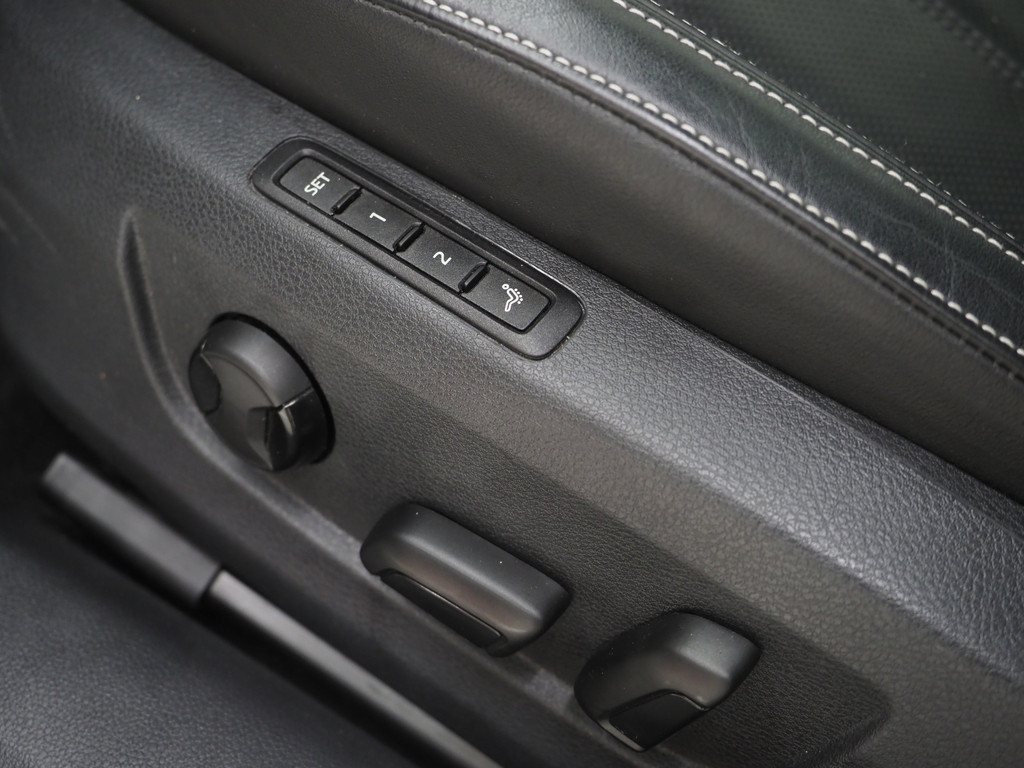 Škoda Superb Combi 1.4 TSI iV Laurin & Klement 64