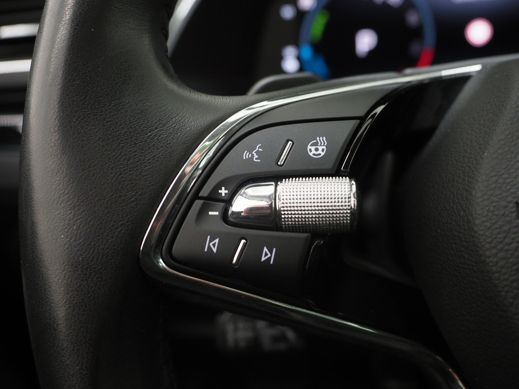 Škoda Superb Combi 1.4 TSI iV Laurin & Klement 68