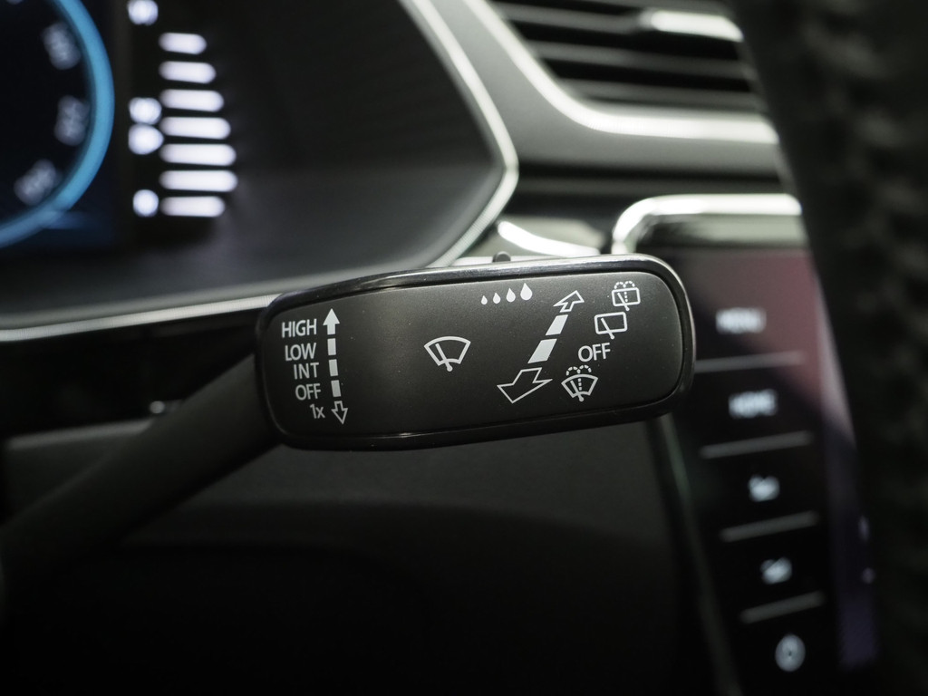 Škoda Superb Combi 1.4 TSI iV Laurin & Klement 70