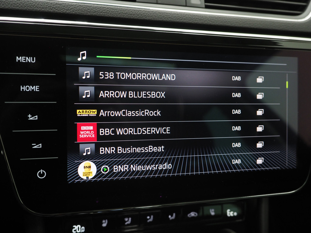 Škoda Superb Combi 1.4 TSI iV Laurin & Klement 72