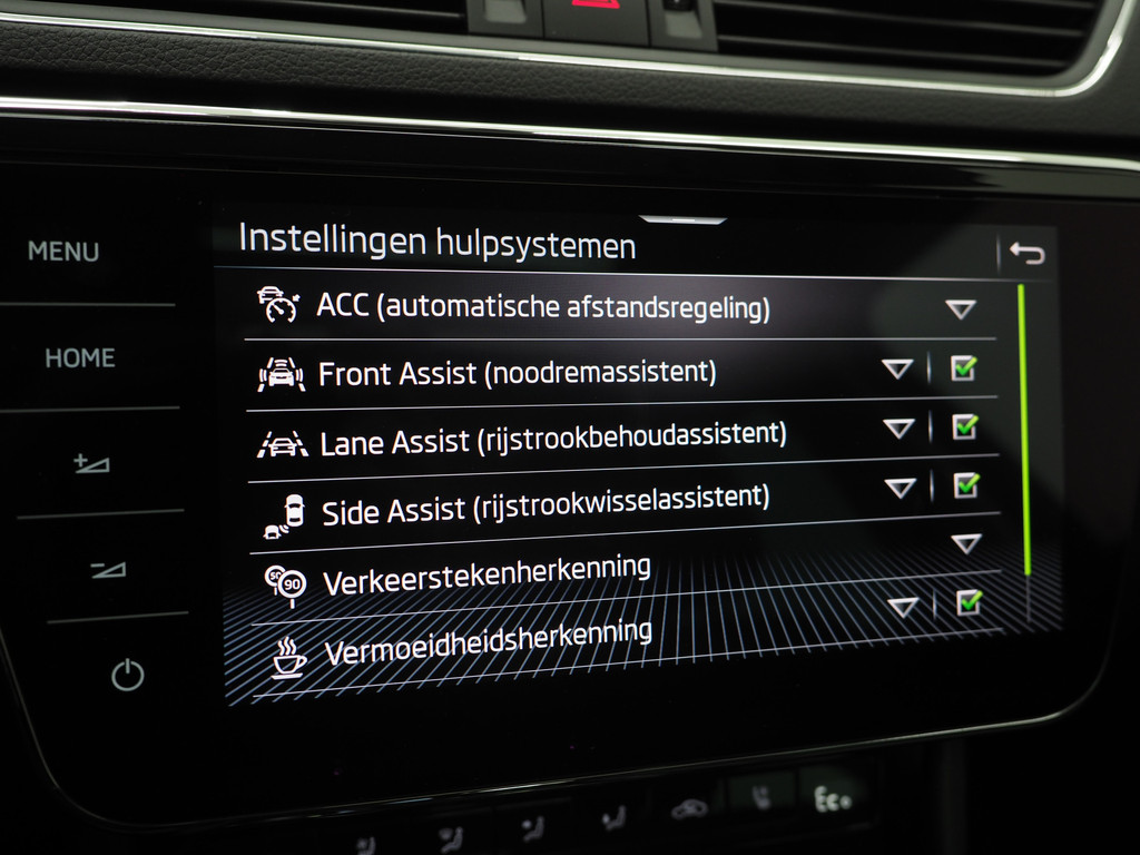 Škoda Superb Combi 1.4 TSI iV Laurin & Klement 75