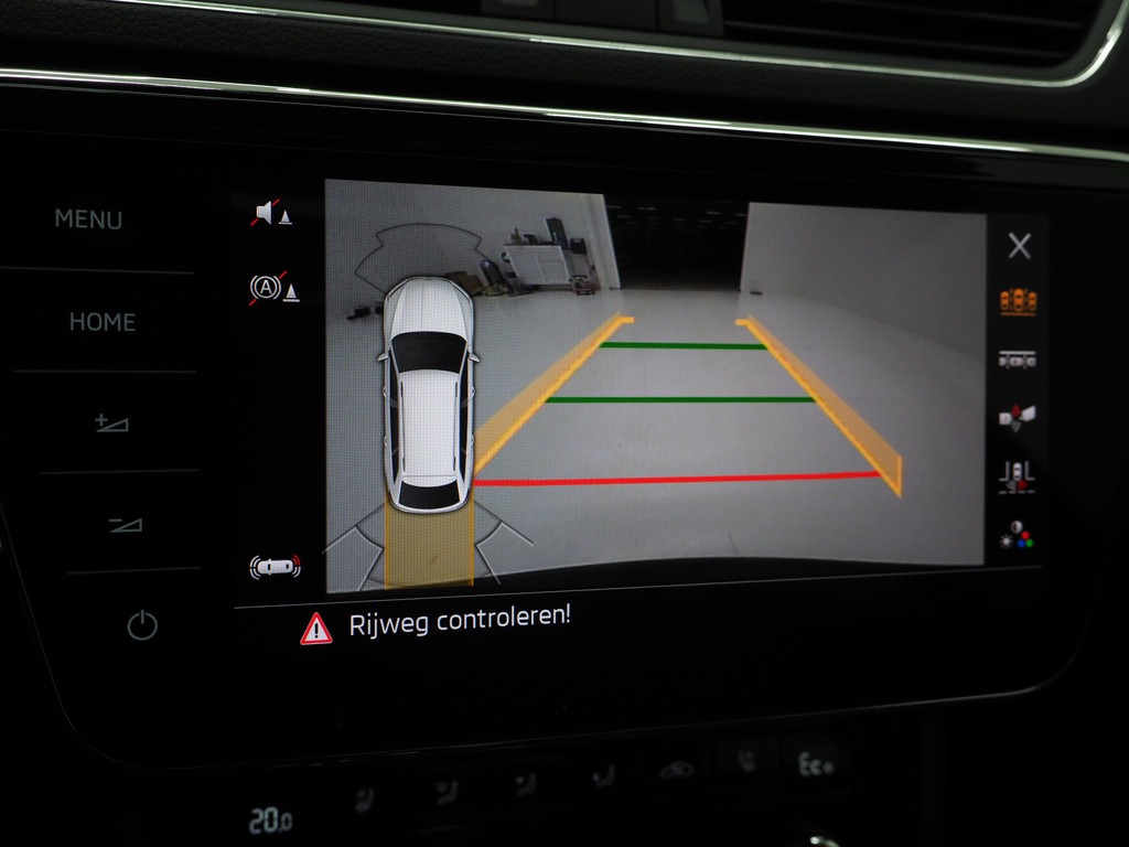 Škoda Superb Combi 1.4 TSI iV Laurin & Klement 77