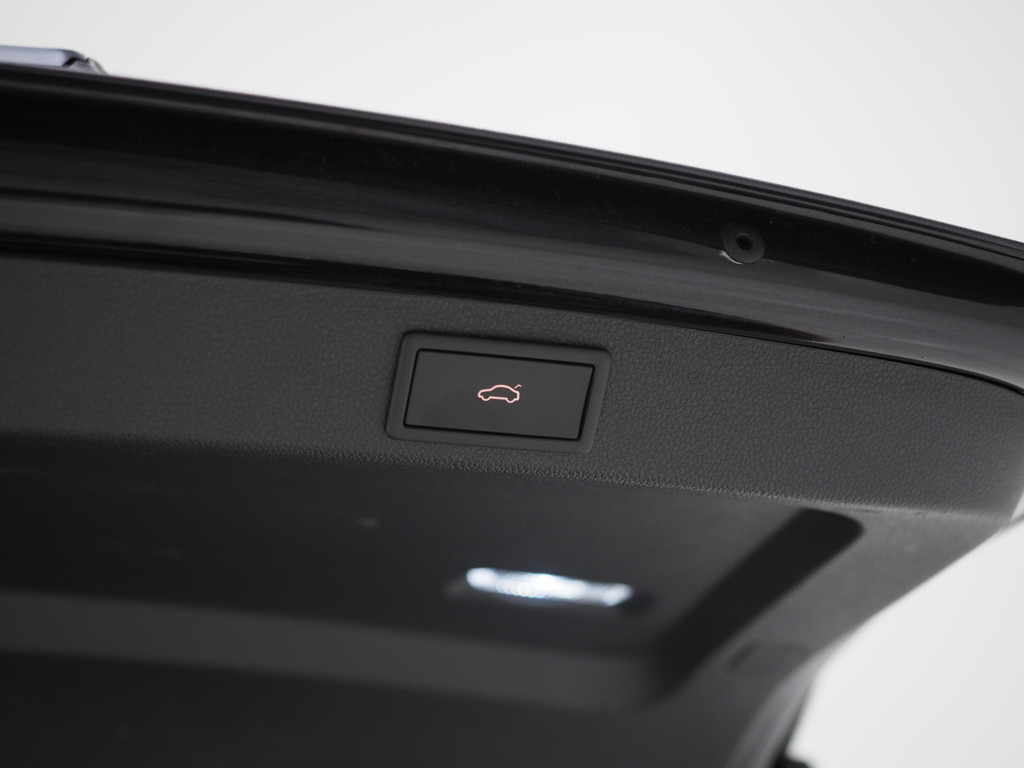 Škoda Superb Combi 1.4 TSI iV Laurin & Klement 87