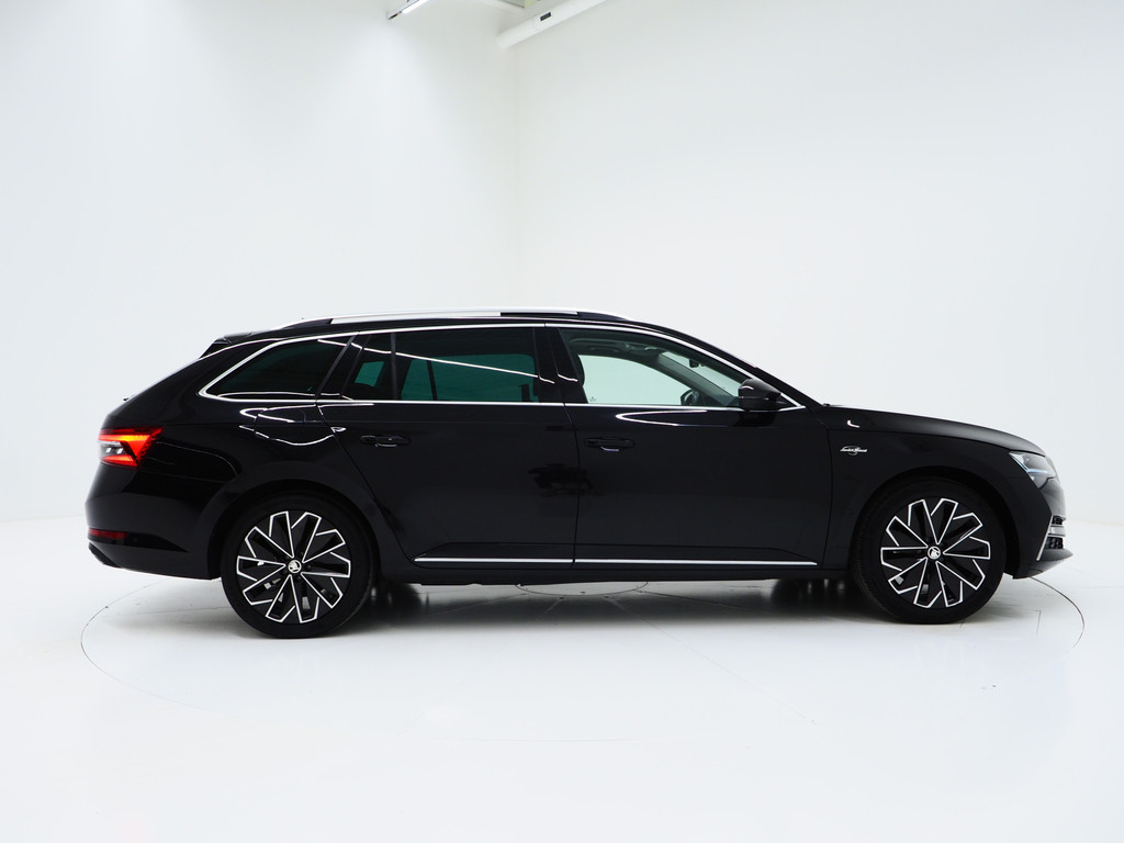 Škoda Superb Combi 1.4 TSI iV Laurin & Klement 9