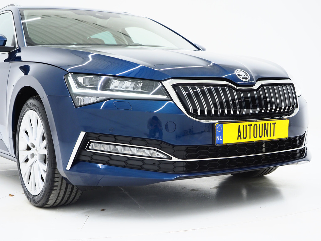 Škoda Superb Combi 1.4 TSI iV Style 11