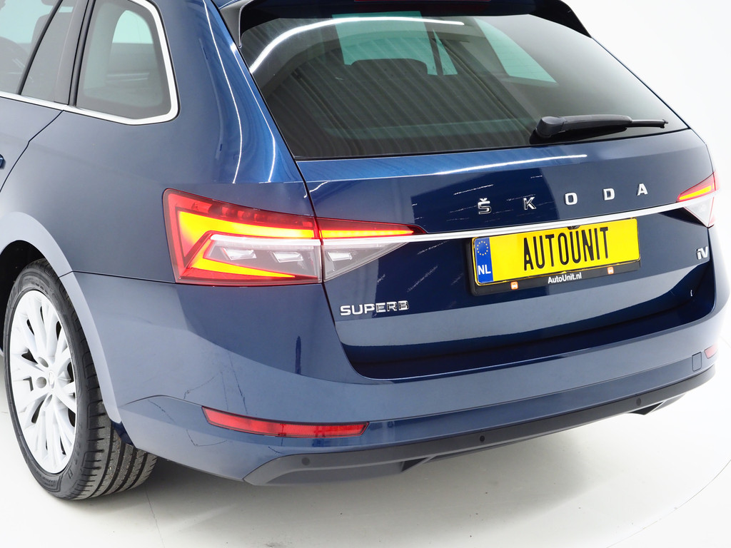 Škoda Superb Combi 1.4 TSI iV Style 13