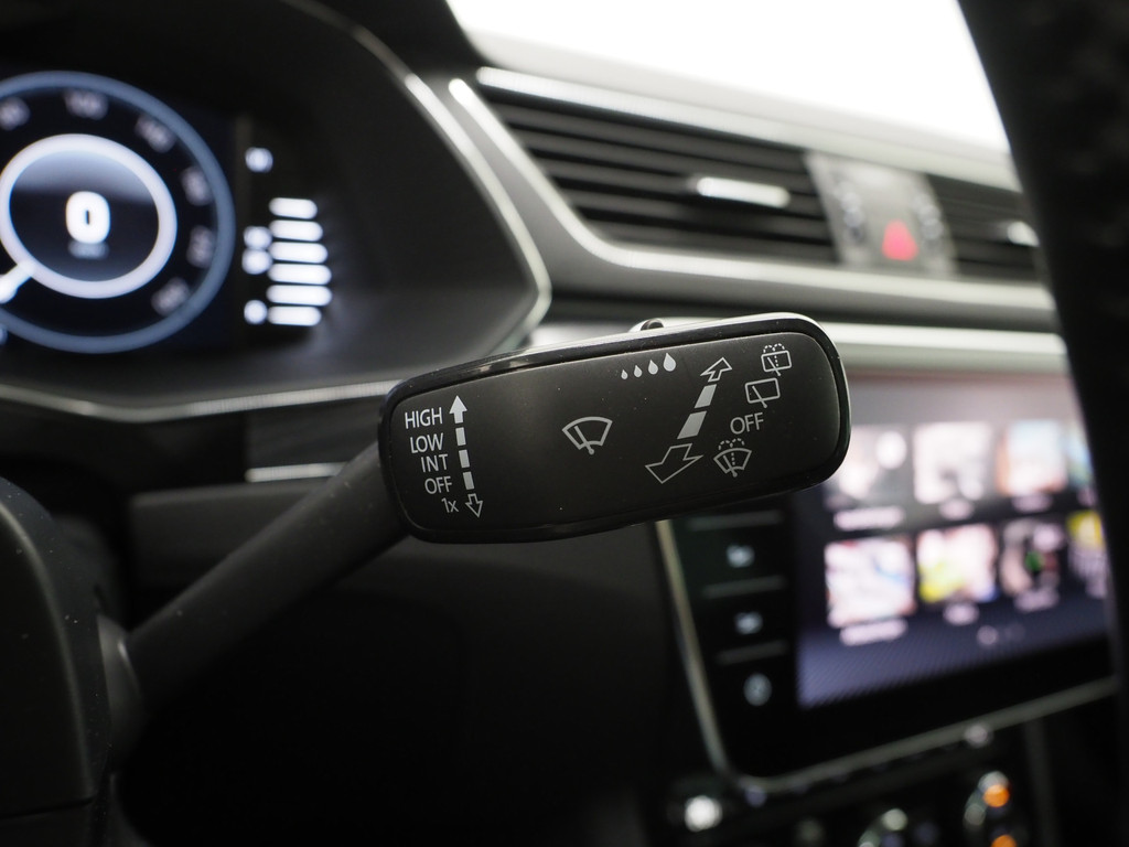 Škoda Superb Combi 1.4 TSI iV Style 26