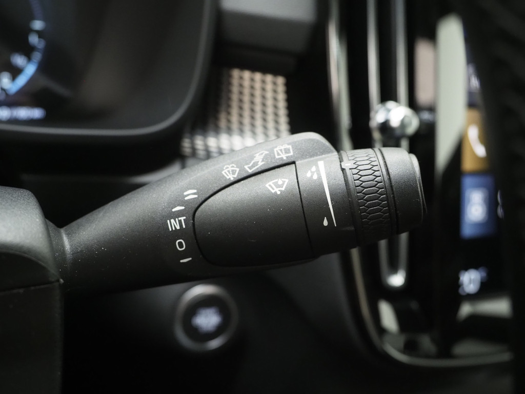 Volvo XC40 1.5 T5 Recharge R-Design 24