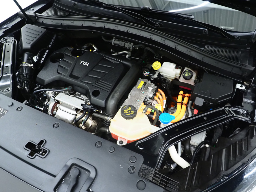 MG EHS 1.5 TGDI Luxury 6