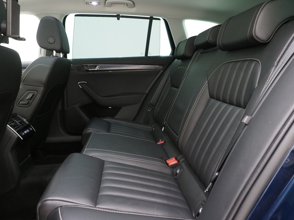 Škoda Superb Combi 1.4 TSI iV Style 38
