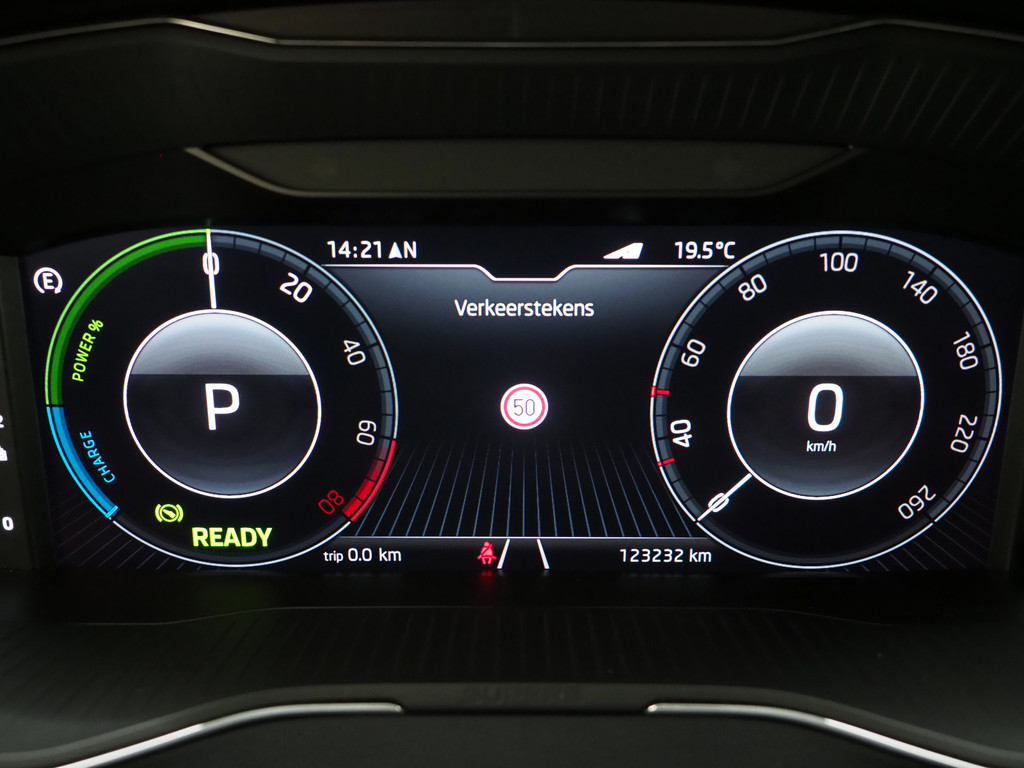 Škoda Superb Combi 1.4 TSI iV Style 69